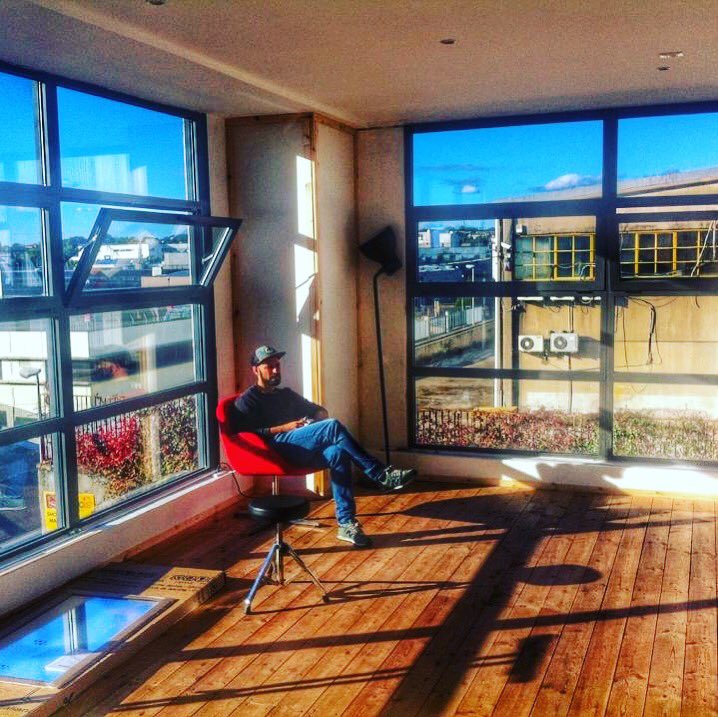 The_Smade's tweet photo. 🎥The Frontman📺
.
.
La nuova serie TV targata @netflix dopo il gran successo de #lacasadicarta 🔦🔦🔦🔦🔦
.
.
.
.
#serietv #thesmade #serietvaddicted #rock #sole #smade #estate #frontman #band #serietvdipendente #bands #singer #music #protagonista #netflix #tvseries #sun #indie https://t.co/Tlkmzjswov