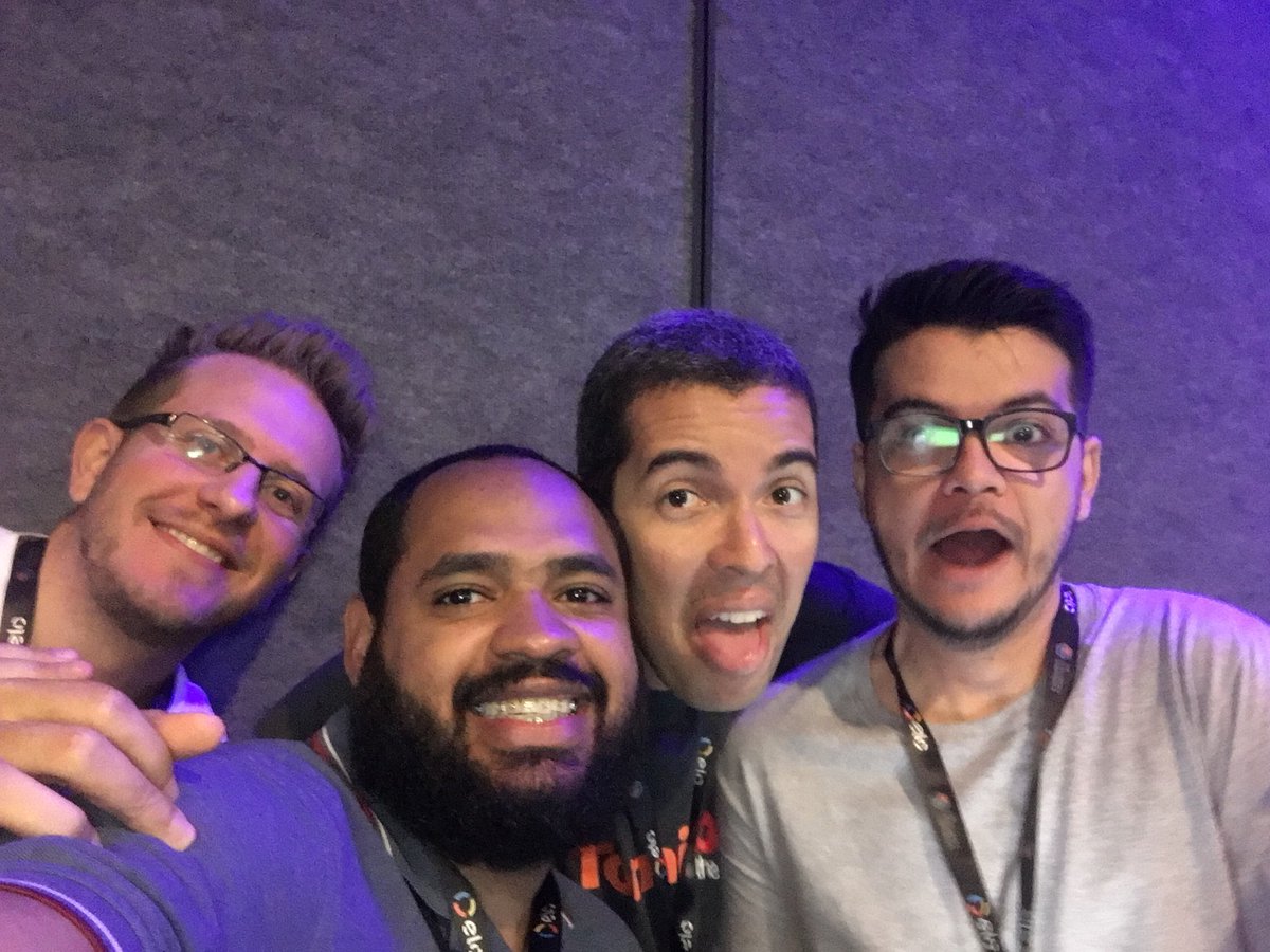 vladsonfreire's tweet image. Encontrando os doidos @otaviojava, @mrquinta e @oandreazza #Java10 #TheDevConf