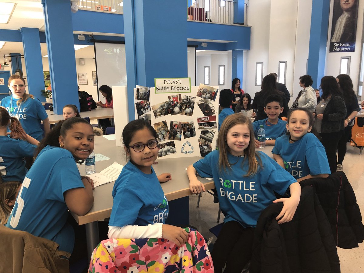 CSD31SI's tweet photo. #GardenSummit w/fantastic #GreenEducators &amp; Students from @District31R...... @PS45JohnTyler students sharing their Bottle Brigade! #inspired31 day 2 of showcasing the #BPHoS @HeyNowJO https://t.co/plmHTFKEKn