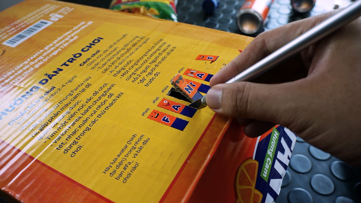 Pactiv8's tweet photo. We love this new packaging from Coca-Cola Vietnam for Fanta, what a creative way to reuse carton boxes and bring people together!
#packaginggeek #packaging #Fanta #boardgames #reuse https://t.co/gwMUjSyizn