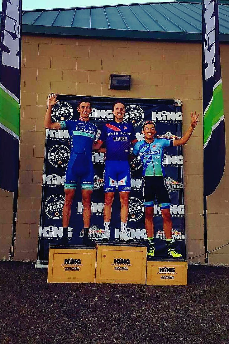 elbowzracing's tweet image. BOOM!🔥🔥🔥Kyle Swanson wins again, this time Week #9 of @KingRacingGroup Fair Park Crit! (📸 Ginny King) #elbowzracing #iamspecialized #hyperthreads #KingRacingGroup