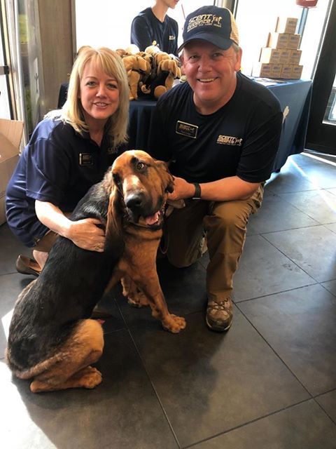 scentevidencek9's tweet photo. Headed to West Defuniak Elementary with Rex, Ace and Nancy Dru, to talk Child Safety with third graders and let them meet Rex the Rescue Pup! Thanks to the Fort Walton Sheriff's Office for their efforts to keep children in their community safe! #childsafetykit #rextherescuepup https://t.co/wpEigQ3iU7