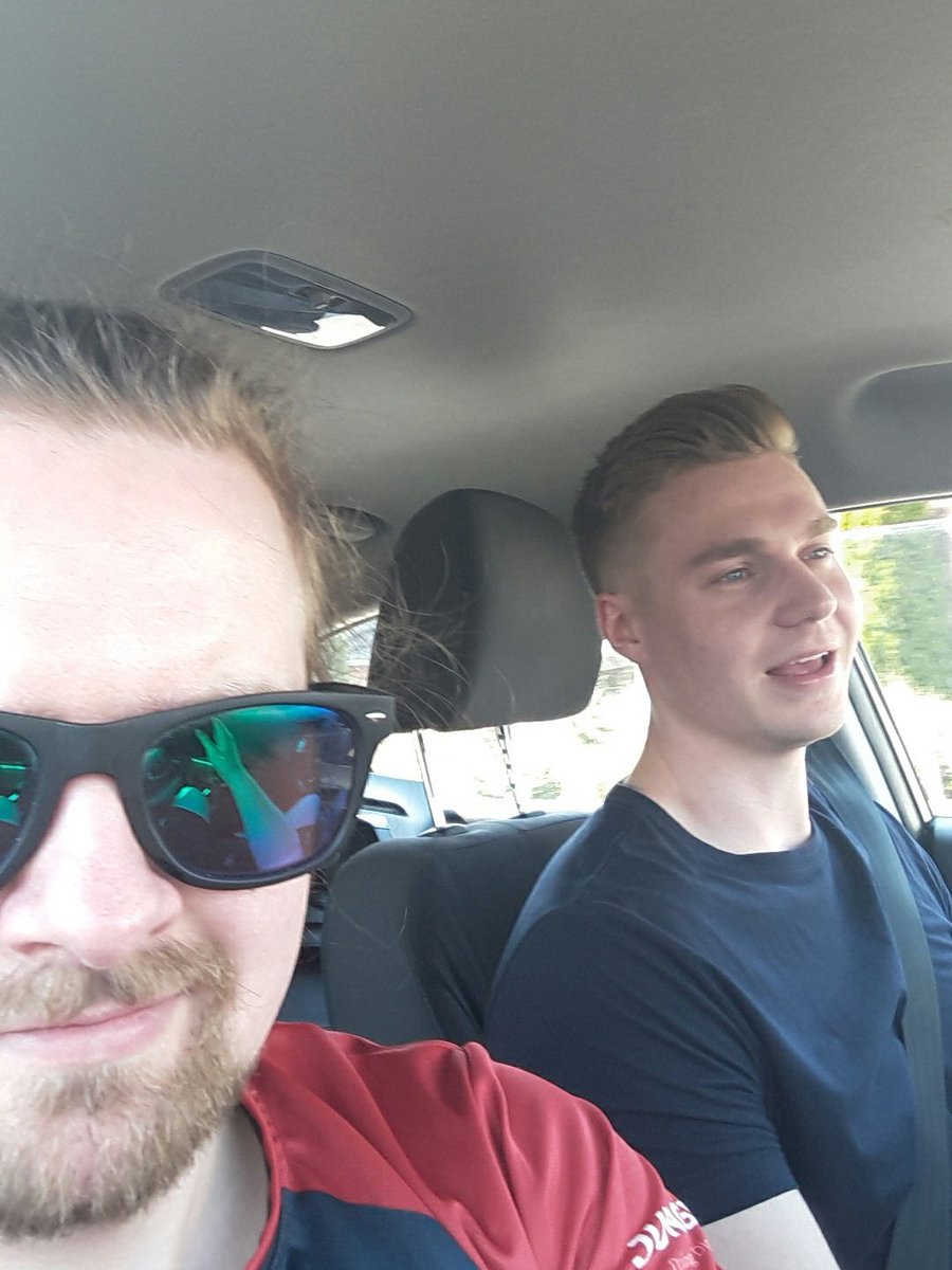 CeyL_GG's tweet photo. Pรฅ vej til #SLParty. Booker lift hos den gode @zhAME_CS der vรฆlger en bil uden aircondition ๐๐ฅ๐ฅ
Bliver en varm tur!
@darkorigingg #stepintothelight https://t.co/e3ydH092lW
