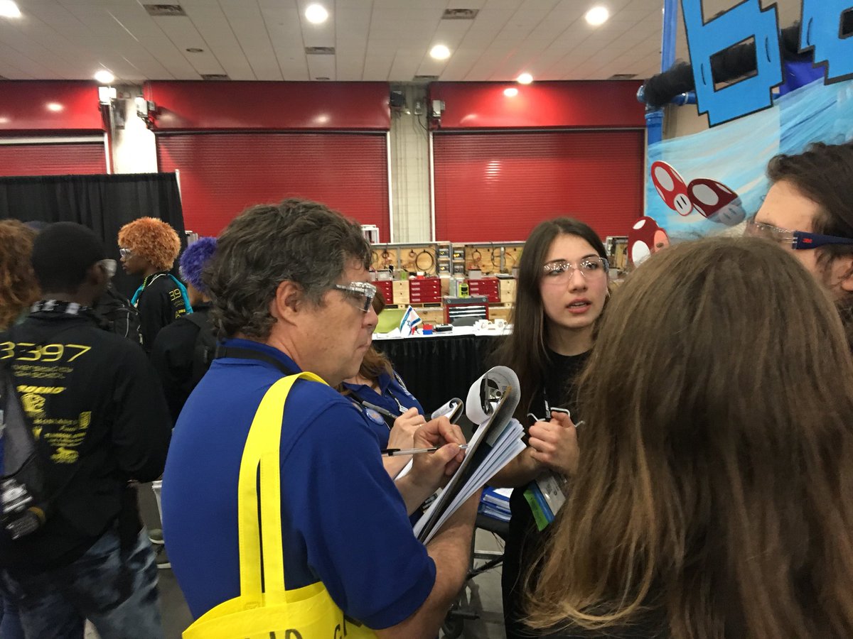AdroitAndroids's tweet photo. Yesterday we had a lot of company! We were so pleased to be with the judges. Let’s start day 3💪🏻💙 #hopperdivision2018 #omgrobots #morethanrobots #FIRSTLikeAGirl #firstinspires #playforreal #sportsforthemind #firstpowerup #firstpowerup2018 #frc2018 #firstchampionship https://t.co/QJkz3sbYx1