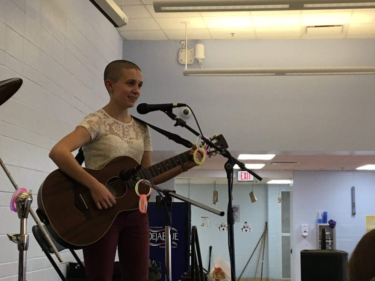 PHS_roundtable's tweet photo. Thanks to everyone who came to our original music showcase last night! Over two hours of amazing music! A special thanks to those who stepped up to perform. Your creativity, passion, and fearlessness are what Roundtable is all about. https://t.co/sR3WAE8ubu