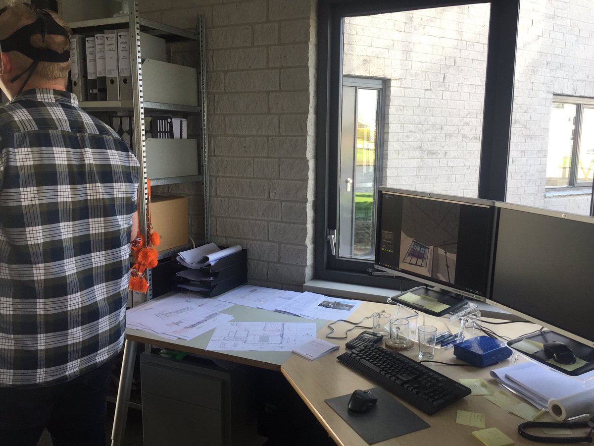 Vanaf vandaag kunnen wij u ook meenemen in uw ontwerp door middel van onze @VRbril <a href="/AutodeskRevit/">Autodesk Revit</a> #ontwikkeling #enthousiast