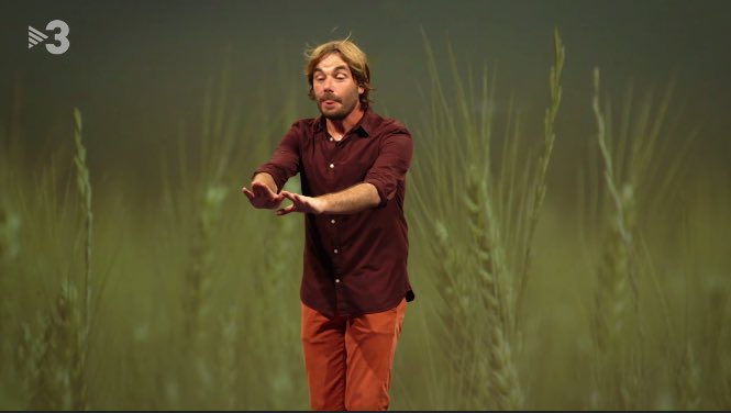 #ELFORASTER_SER | Em refugio d'aquests energúmens a @ateneuSERoures i em trobo el <a href="/cdr_stroures/">CDR Fins als collons de tots nosaltres</a> q arriben d'imprimir pamflets a @printRoures. Coi! No gasteu tant paper. No veieu a al final tindrem q dir-ne St Esteve del Desert?!