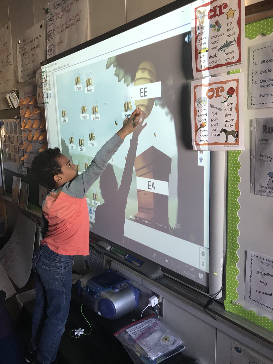 cmillard85's tweet photo. Working on our vowel teams! https://t.co/vAczBTWqXP