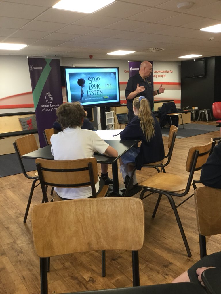 NorthcoteSch's tweet image. #StopLookandListen