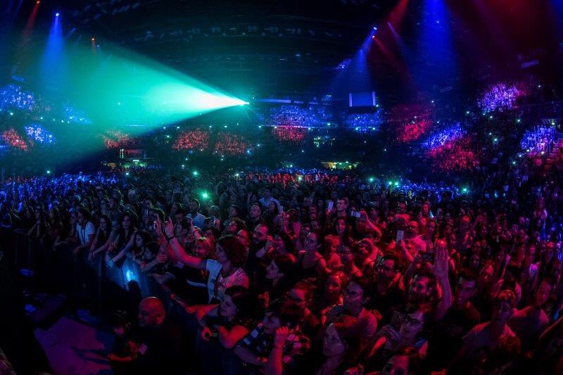 RengaOfficial's tweet photo. A stasera Milanoooo!!!Pronti?! Noi non vediamo l’ora!
#mnrtour #bellichesiete #amicizia #live #secondadata #FORUMassagomilano 

Ph FrancescoPrandoni https://t.co/HFTeFavCWK