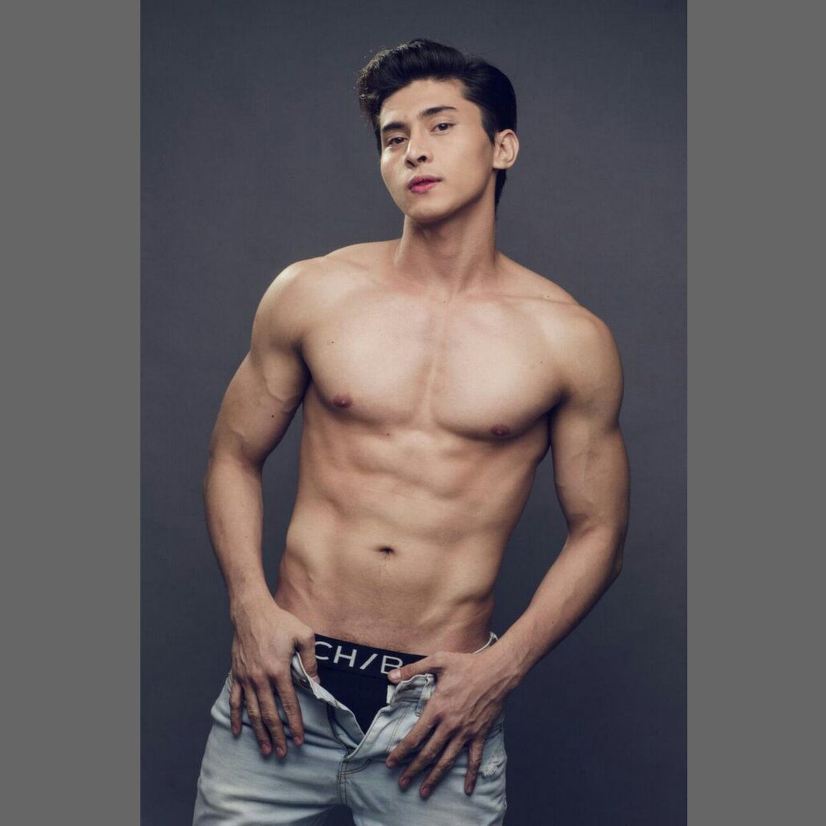 ItsThomAnselmo's tweet photo. Don't be afraid to stand for what you believe in, even if that means to stand alone. 💪👆

📷:@raymondcauilan

follow me on IG: @imthomasanselmo

#MrPhilippinesTheStars2016 #BenchUnderTheStarsModel #DermaWorldBaby #BillyJamesFitness #EdwinLisaSalon #SmmaTeam #ABeautifulExpression https://t.co/MUo2TspPZq