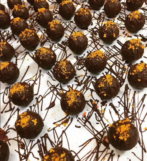 TasteOfLES's tweet photo. Our #FridayFeeling is that you should grab your tickets to #TasteofLES on 5/3 so you can check out @TheWaylandNYC @roni_sue @ProhibitionBake*and* support @GrandStSttlment's work to improve NYC--buy tickets at https://t.co/ptXimSU3yS now! https://t.co/TFhXcXUVHK