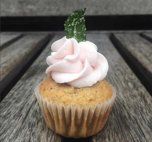 TasteOfLES's tweet photo. Our #FridayFeeling is that you should grab your tickets to #TasteofLES on 5/3 so you can check out @TheWaylandNYC @roni_sue @ProhibitionBake*and* support @GrandStSttlment's work to improve NYC--buy tickets at https://t.co/ptXimSU3yS now! https://t.co/TFhXcXUVHK