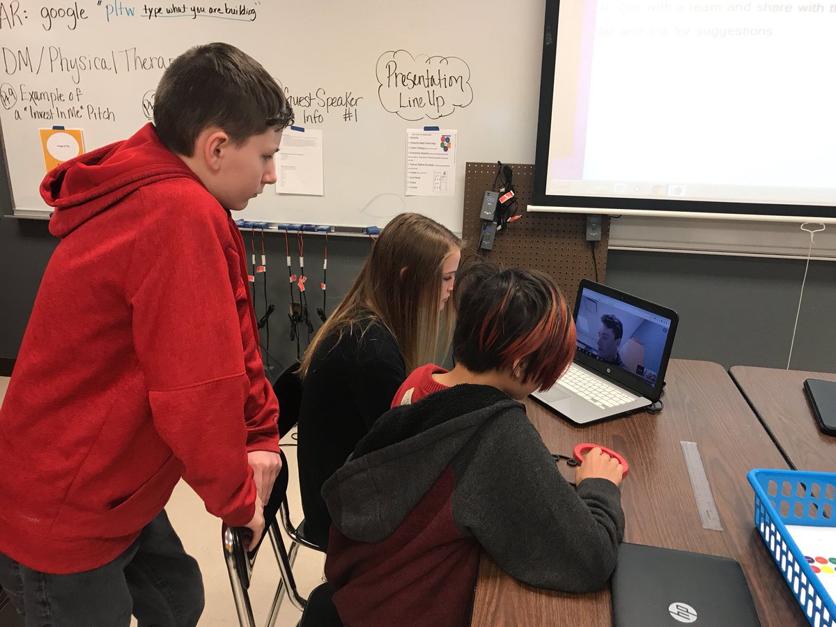 Allison_Dish's tweet photo. RMS Design and Modeling students collaborating with RHS Intro to Engineering and Design students to evaluate physical therapy prototypes. @RepMoMiddle @RepublicSchools #rmsculture https://t.co/HE5noTgFwr