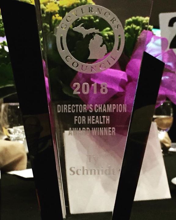 ChrisHinzePT's tweet image. S/O to fellow Physio @tyandjohanna, @elgruponorte cofounder, for winning MI Governor’s Champion for Health award last night! #PTTransforms #TCMI