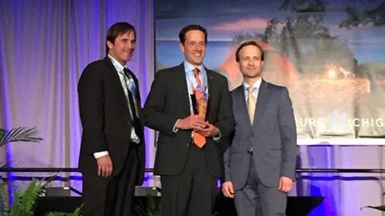 ChrisHinzePT's tweet image. S/O to fellow Physio @tyandjohanna, @elgruponorte cofounder, for winning MI Governor’s Champion for Health award last night! #PTTransforms #TCMI