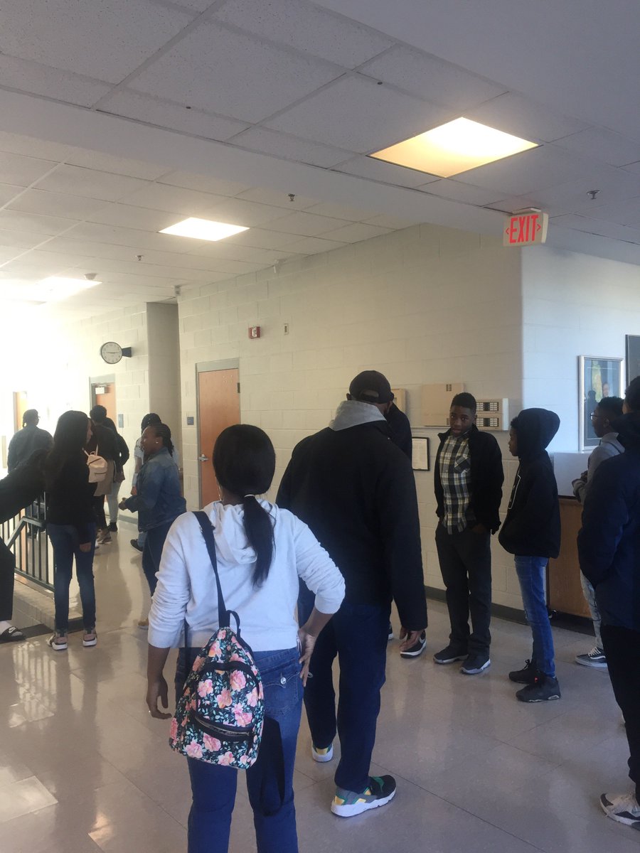 Elev8Bmore's tweet photo. Taking field learning to a whole new level. s/o to @CollegeTours_ for a great start to 48hours of college! @BaltCitySchools #BmoreCS https://t.co/z7hnTlsjEZ