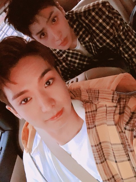 [FANCAFE] 180420 Pentagon #Wooseok Posted Photo With #Yuto #펜타곤

Woo-yu
wu you want?