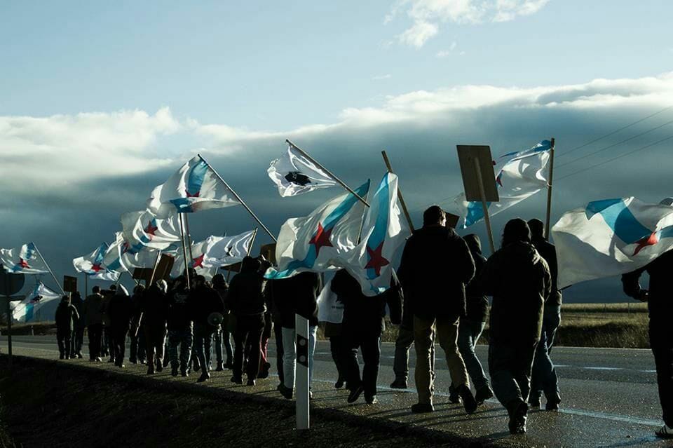 Quevoltem's tweet photo. 21 de abril. Recomendaçons importantes para a XII Marcha às Cadeias 2018. Itinerários e horários definitivos
https://t.co/zHsp33MtK1 Ainda quedam vagas nos autocarros, podedes anortar-vos na seguinte ligaçom https://t.co/xpr8y4DPNI #Quevoltem https://t.co/7ISmAtE4XT