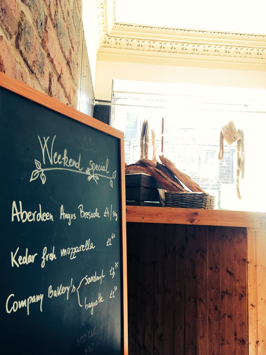 EastCoastCured's tweet photo. Lunch in #LeithLinks?😁 Come see us, we’ve got all kinds of picnic goodies, from our handcrafted #charcuterie to fresh bread from @CompanyBakery, fresh mozzarella from #KedarCheese and much more! We’re open today until 6pm , come say hi!#lunchissorted #weekendvibes #Leith #Spring https://t.co/pYnBavJ3Ci