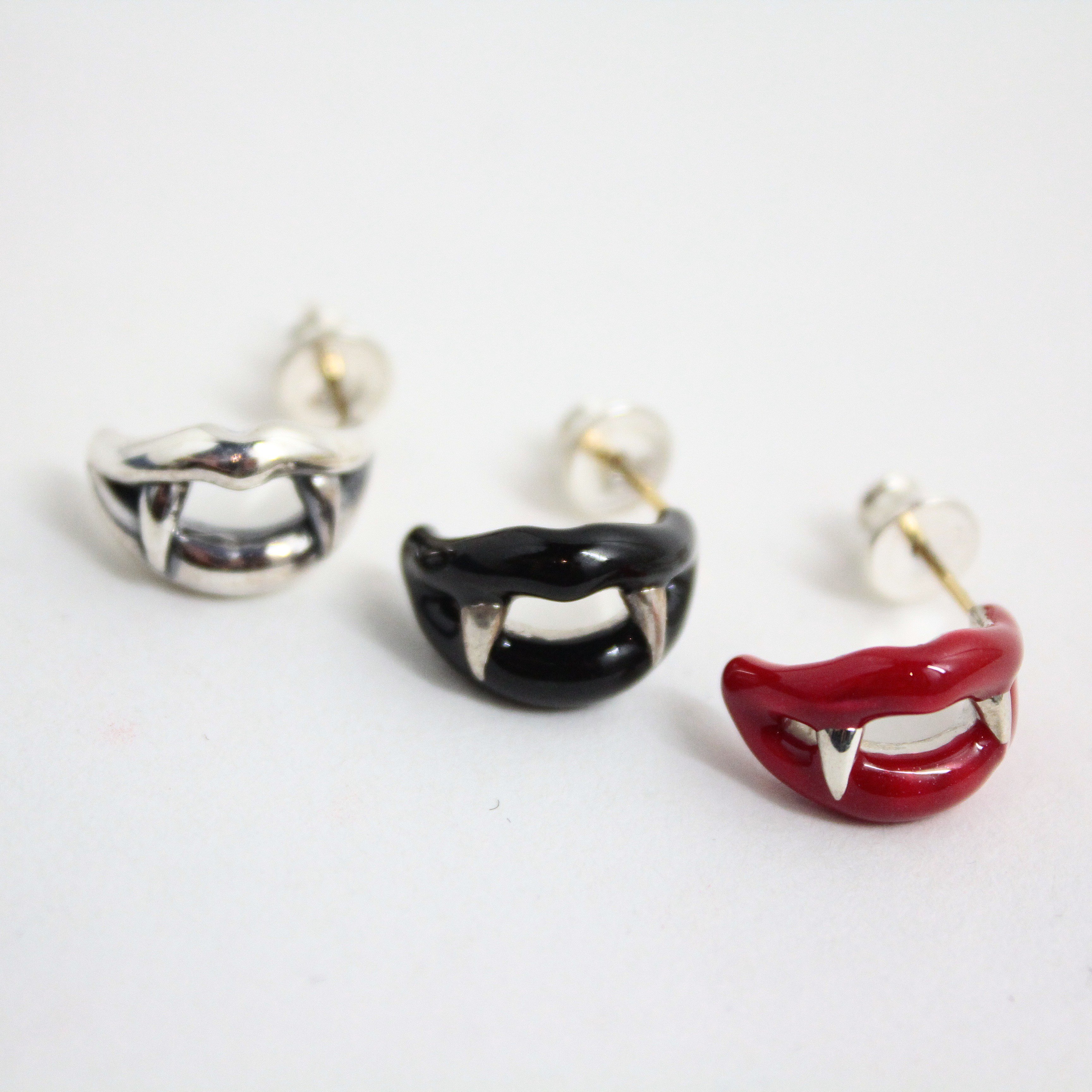 YOHJI YAMAMOTO GOTHIC SILKHAT ゆす ピアス ブラック YOHJI YAMAMOTO GOTHIC SILKHAT ゆす ピアス ブラック