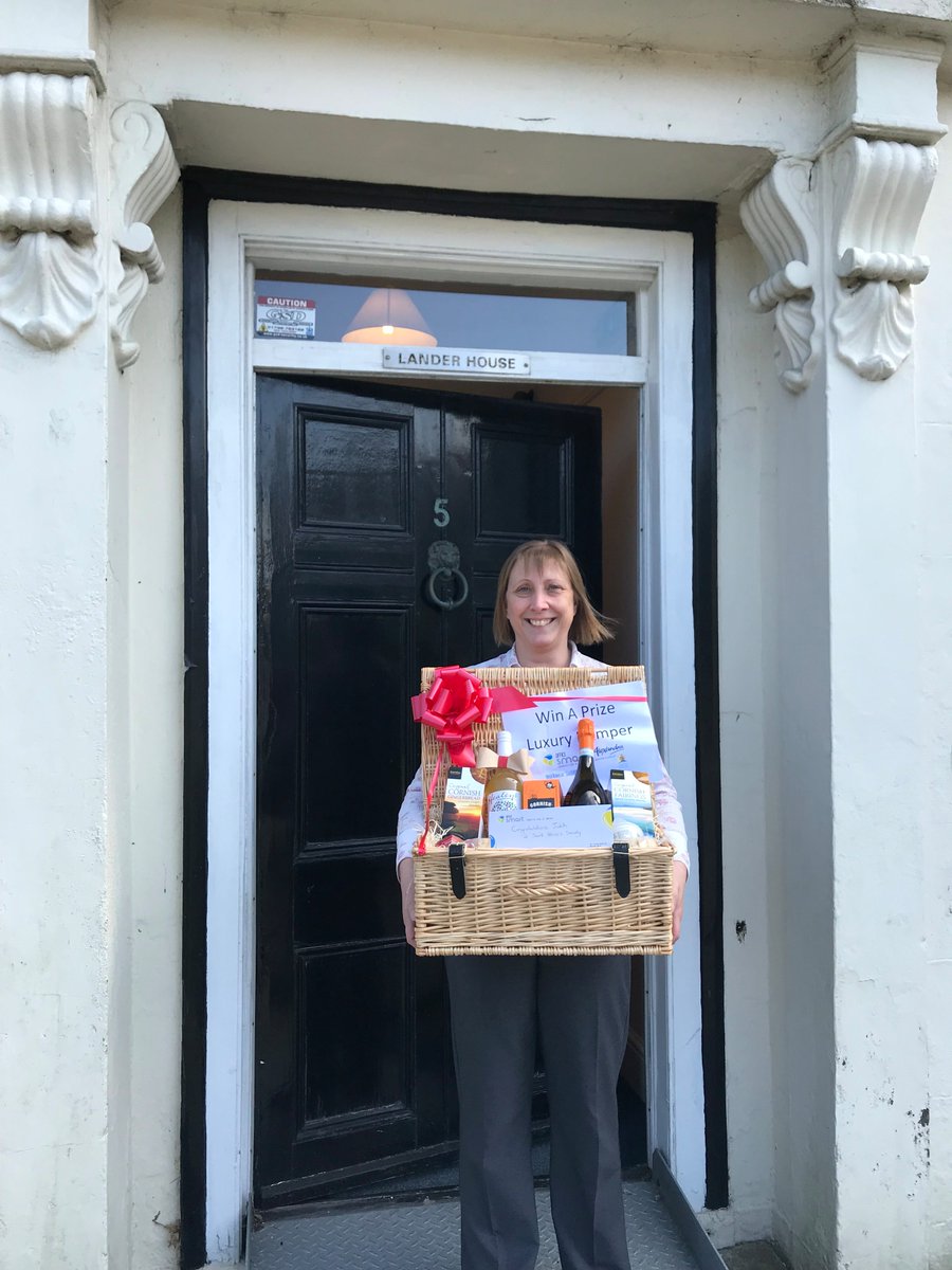stpetrocs's tweet photo. Wow what a lovely surprise! Judith Dumbrell our Director of Finance won a hamper from Office Smart at the Cornwall Business Fair this year! We're over the moon because she shared it with us too, and it was delicious
@Smart1Office #CBFair2018 @cornwallbizfair https://t.co/GKwq4WiFhr