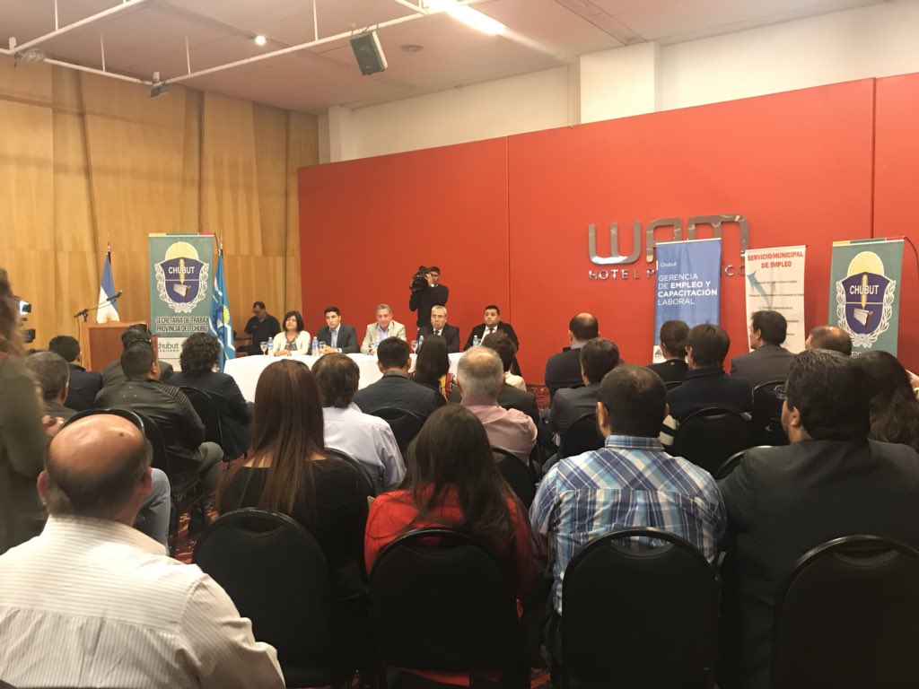 arcionimariano's tweet photo. #Comodoro Lanzamos el Programa Provincial para la Promoción del Empleo Chubutense, articulado por el Ministerio de Gobierno de la provincia y el Ministerio de Trabajo de Nacion @mintrabajo https://t.co/RTor4fRIau