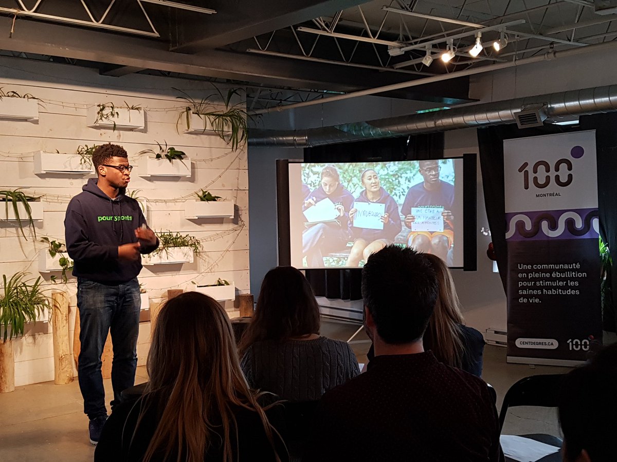 EcologieUrbaine's tweet photo. On est bien contents d'avoir @fabricevil de l'organisme @pour3points avec nous pour la 4e conférence #100degresMTL. Faire bouger les jeunes à l'école, oui. Pour un développement global. https://t.co/qVB7g2sOxj