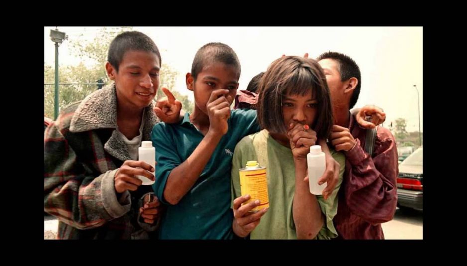 Cuando  se termina el Tonayán, los Rohypnoles y el crack, no queda más que vagar para encontrar dónde dormir. Y ahí empieza la aventura.  
goo.gl/6hHiBJ