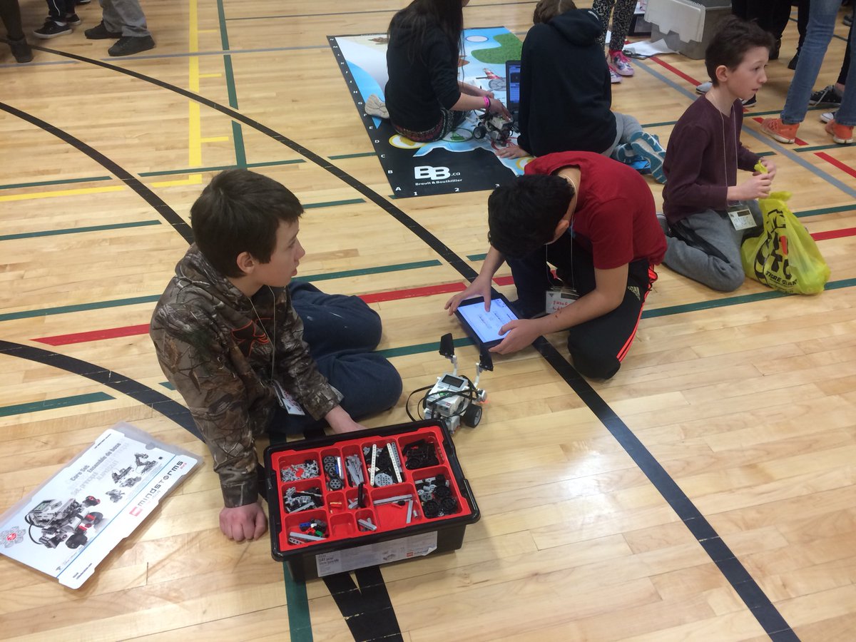 CDPSDRAGONS's tweet photo. Getting our robots ready for #TechX2018! So excited! @Mrs_Grosskleg Go Dragons go! https://t.co/JCy5RfL1tv