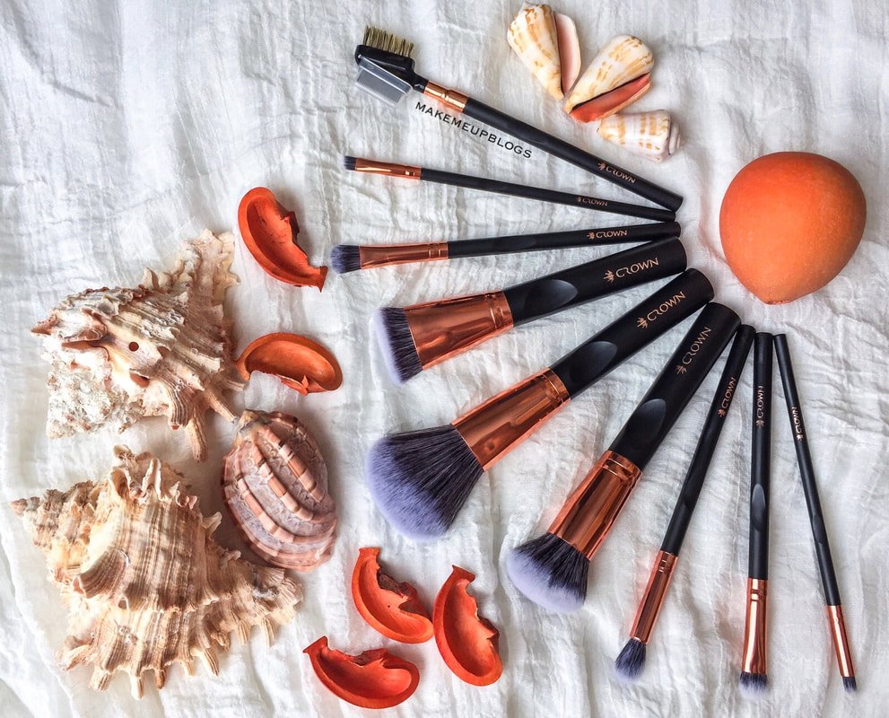 ShopAtShowcase's tweet photo. *Looks out the window* 👀
Me: Ugh, still feels like Winter, I need a pick me up 
Me to me: Buy all the new @CrownBrush makeup!
💁‍♀️💁🏽‍♀️💁🏿‍♀️
📸: @makemeupblogs

Shop &amp; SAVE 15% https://t.co/kxrrM83a1p #shopatshowcase #crownbrush https://t.co/WfV4ORQKd3