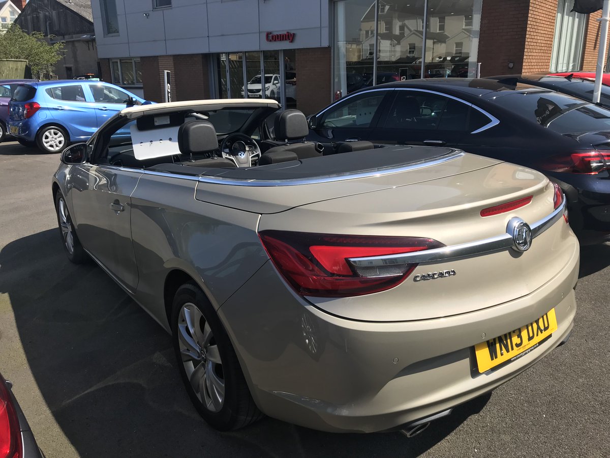CountyVx's tweet photo. ☀️Sun's out, roof down.......anyone fancy this new Vauxhall Cascada for just £9995? #PerfectDrivingWeather #RoofDownSunniesOn
https://t.co/ydofTSgwdN😎 https://t.co/ew78AsP8qc