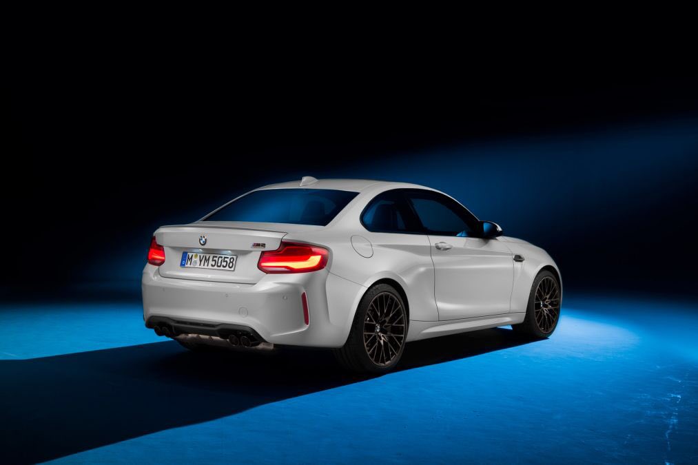 Road2Adventures's tweet photo. With an updated 3.0 litre lump packing 404bhp the new @BMW_UK M2 Competion can reach 62mph in 4.4 seconds & visual hits every mark.
https://t.co/URyIjR8V7q
#supercars #roadtoadventures #roadtrips #sportscars #fastcars #msport #bmw #bmwmotorsport #bmwm2 #bmwm2competition https://t.co/nWVyqvf53c