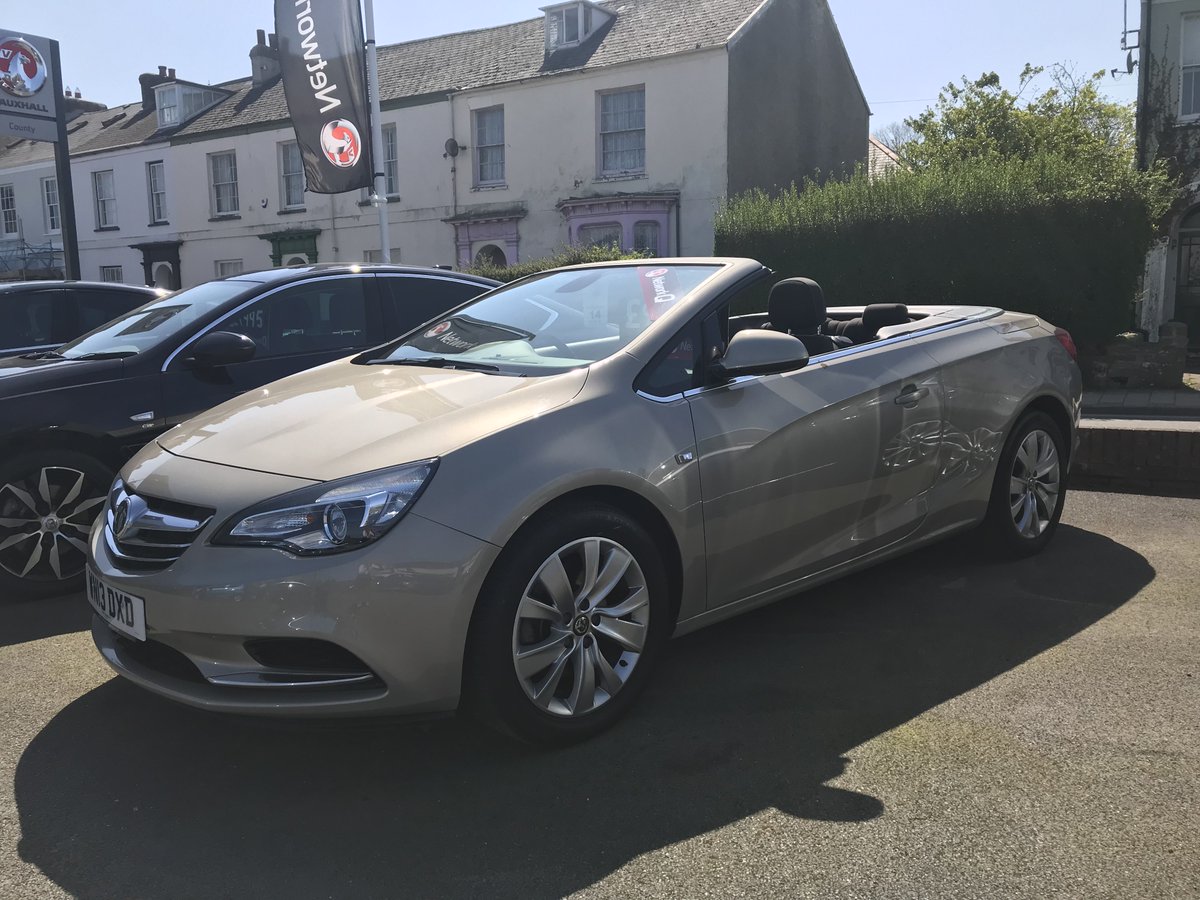 CountyVx's tweet photo. ☀️Sun's out, roof down.......anyone fancy this new Vauxhall Cascada for just £9995? #PerfectDrivingWeather #RoofDownSunniesOn
https://t.co/ydofTSgwdN😎 https://t.co/ew78AsP8qc