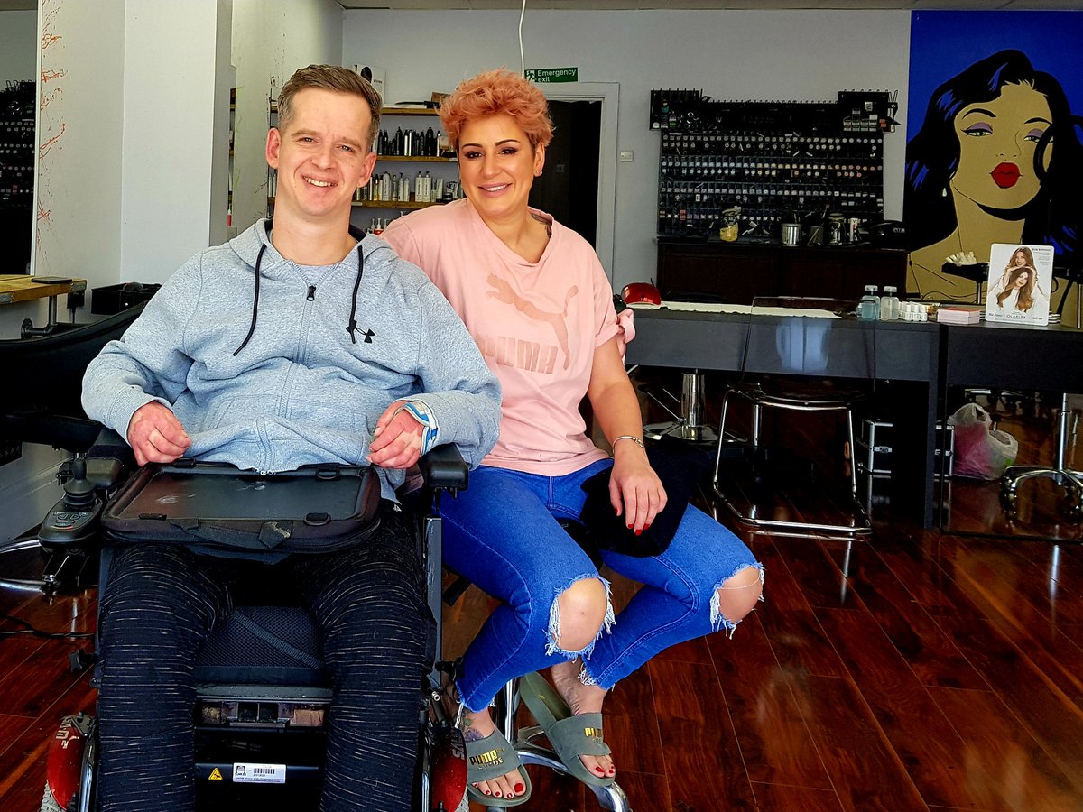 benwimbushSCORD's tweet photo. Thanks to @Hazel2502 & Matt at #Blueberrybangs in Chorlton for looking after me as always Not sure your sign is #PoliticallyCorrect but hey ho 😉🤣 Cut styled on Tommy #byorderofthepeakyblinders #mindfulness #wecanalldream #haircut #bbangs Sponsor of my #OCR with @RunFlexUK ❤ https://t.co/4RN5AABbxa