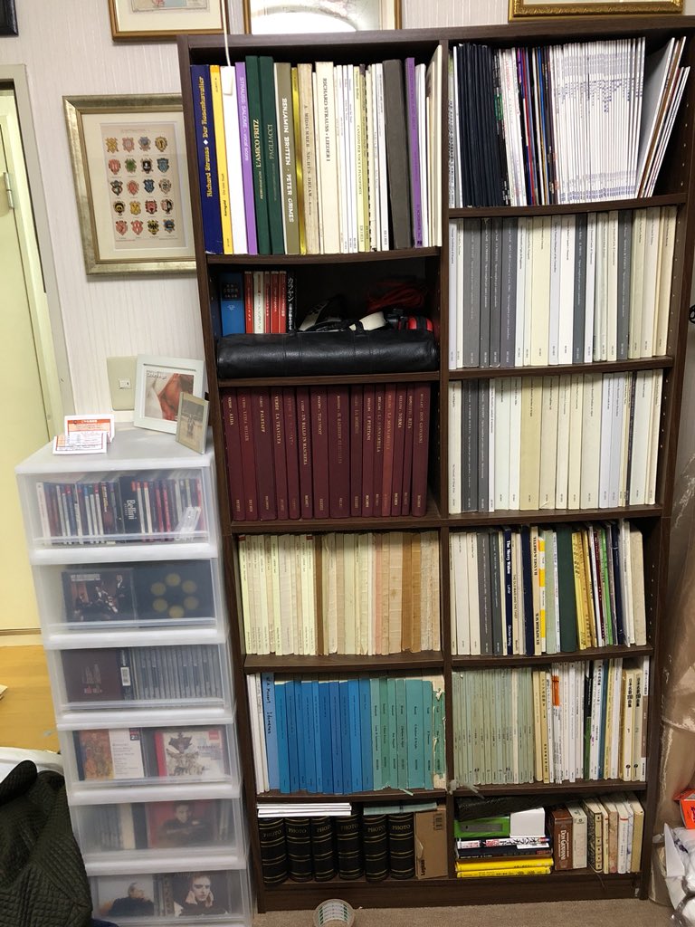 糸賀修平 Shuhei Itoga なぜ本棚かというと 息子の絵本でいっぱいになってしまったからです うちの家は楽譜に文庫に絵本であふれています 実はもう一個買いました 本だらけ 楽譜 本に埋まる生活 T Co 7q29qnvm3i Twitter 糸賀修平 Shuhei Itoga なぜ本棚かというと 息子の絵本でいっぱいになってしまったからです うちの家は楽譜に文庫に絵本であふれています 実はもう一個買いました 本だらけ 楽譜 本に埋まる生活 T Co 7q29qnvm3i Twitter