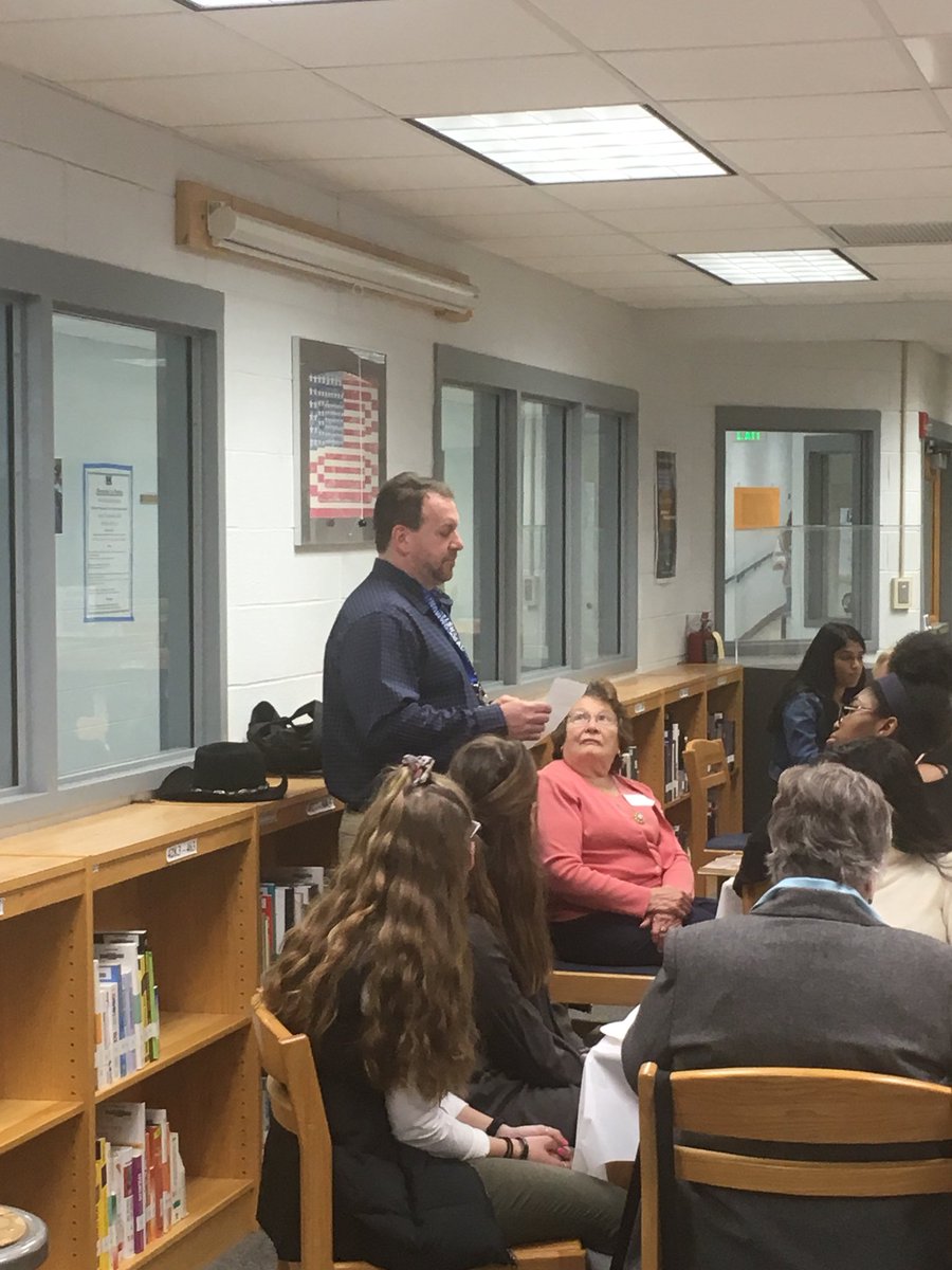 PrincipalNovak's tweet photo. Fantastic morning w/Rho Kappa social studies honor society interviewing @hcpss_hohs alumni from the 50s & 60s! Very exciting oral history project. #HowardPride #HowardHistory #HowardLegacy https://t.co/ydFbruQzhO