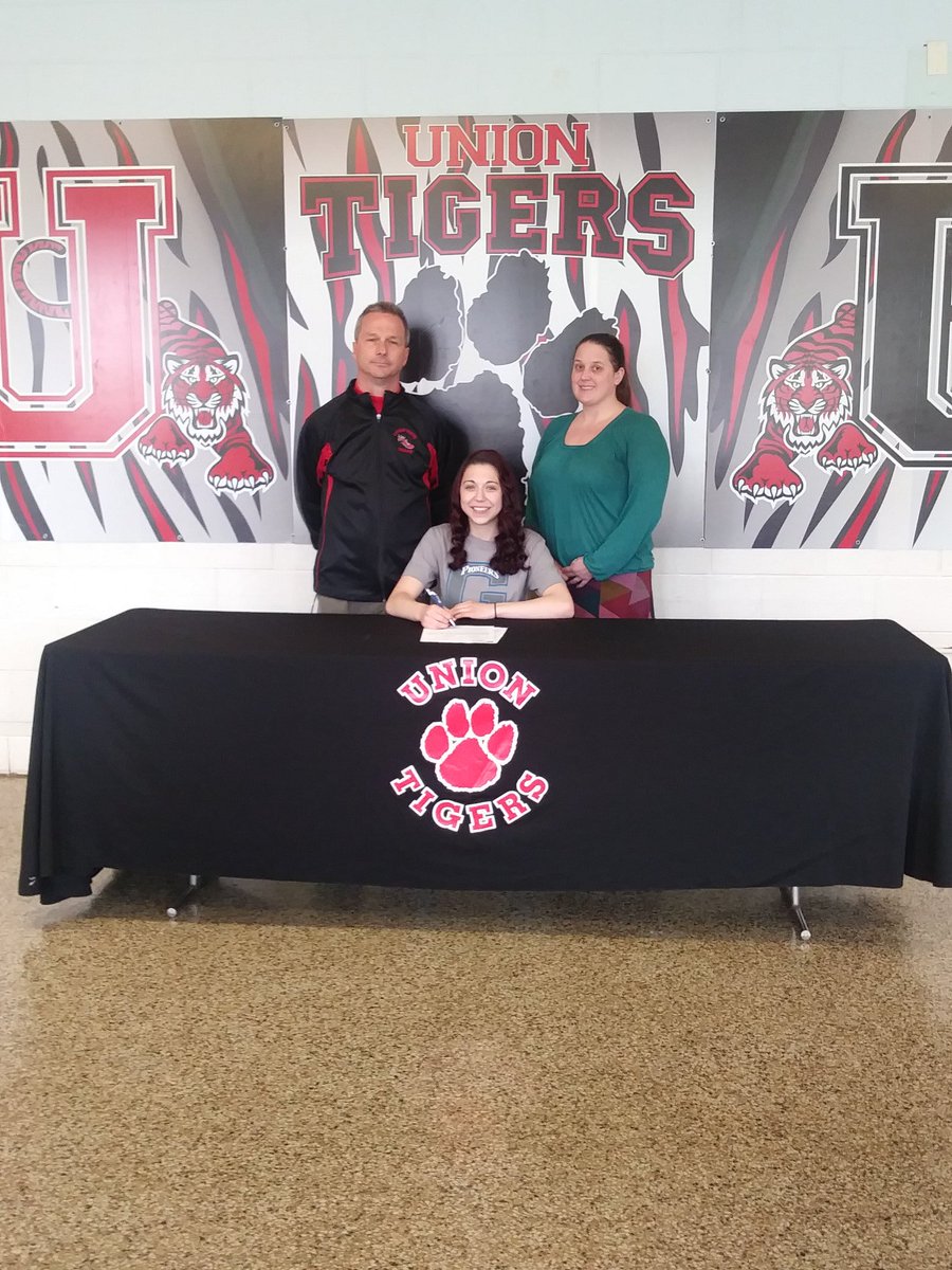 Congratulations to our very own Lexi for signing on and recieving a scholarship from Glenville College-  we are so proud if you!!! #TigerPride