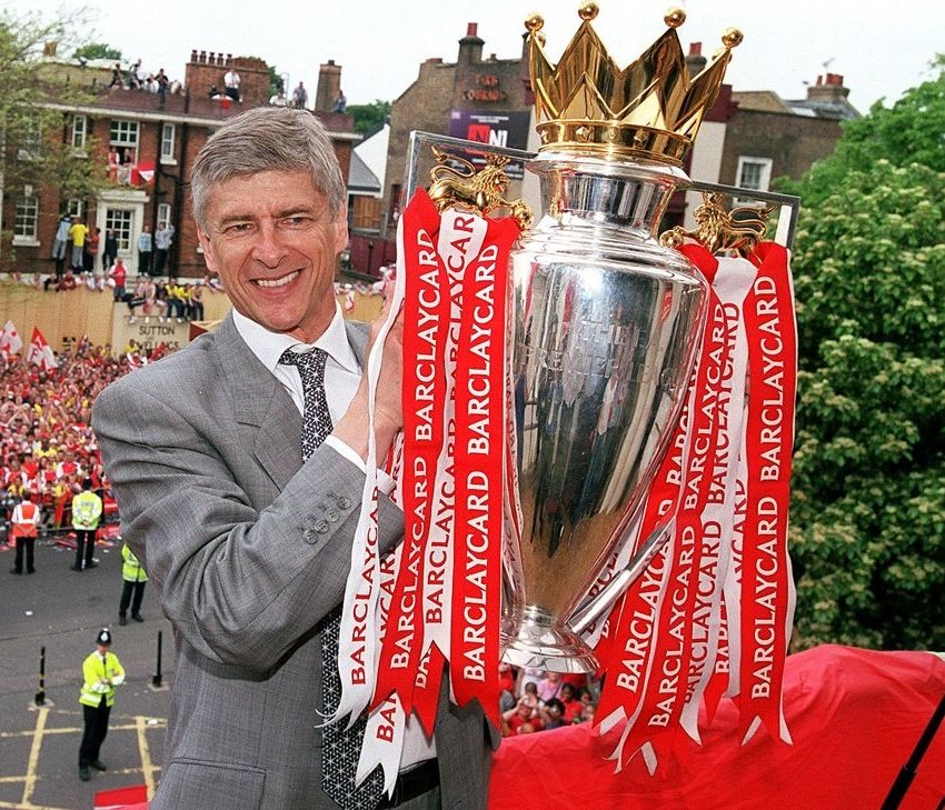 Who's better? RT for Sir Alex Ferguson Like for Arsene Wenger