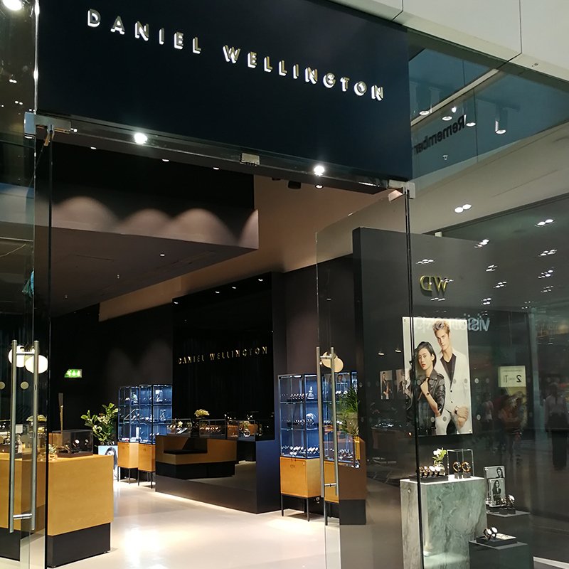 talsmand Fugtighed entusiasme HolidayInn Stratford a Twitter: "Have you heard that the Daniel Wellington  store at @westfieldstrat has opened? Take a browse around the centre and  don't forget to join us for a tasty treat