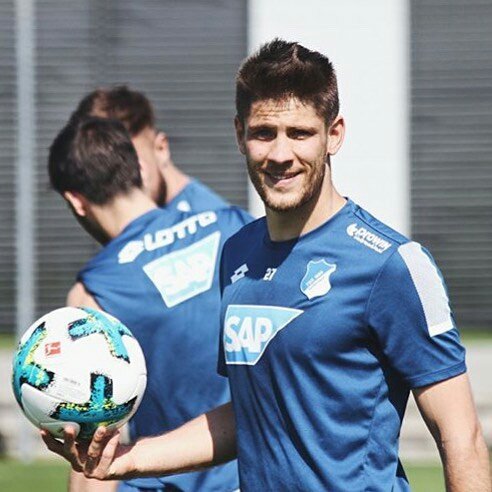 ⚽️ + ☀️ = 👌🏻🎶🔝