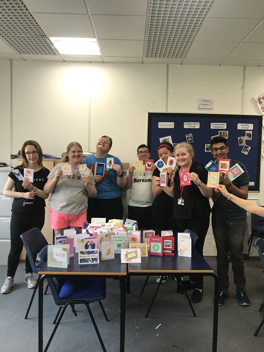 loucooperSS's tweet photo. Amazing work experience day creating fabulous cards for all occasions ๐ #SupportedStudies @SelinaAvery5 @supportedstudy @HarlowCollege https://t.co/zi3XbJKW1S