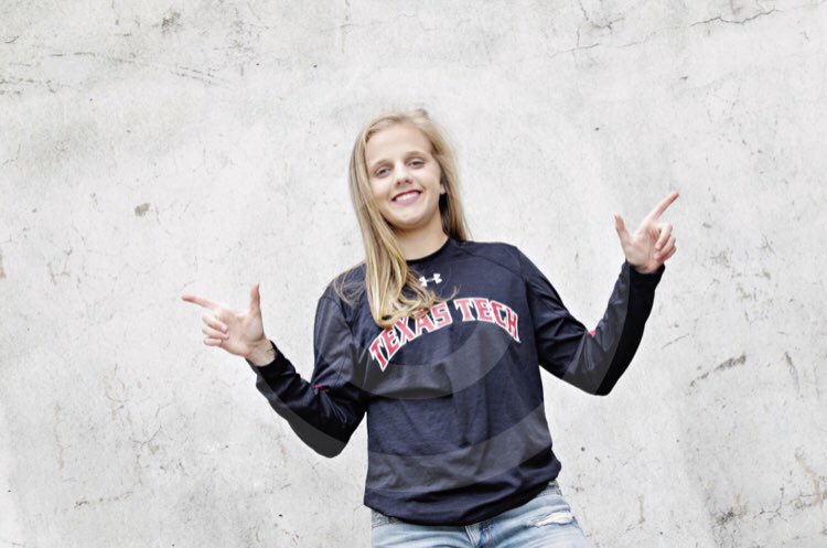 KennaBonin13's tweet photo. why we gotta wait until sunday🤷🏼‍♀️ #seniorfriday https://t.co/MWajK2od0Q