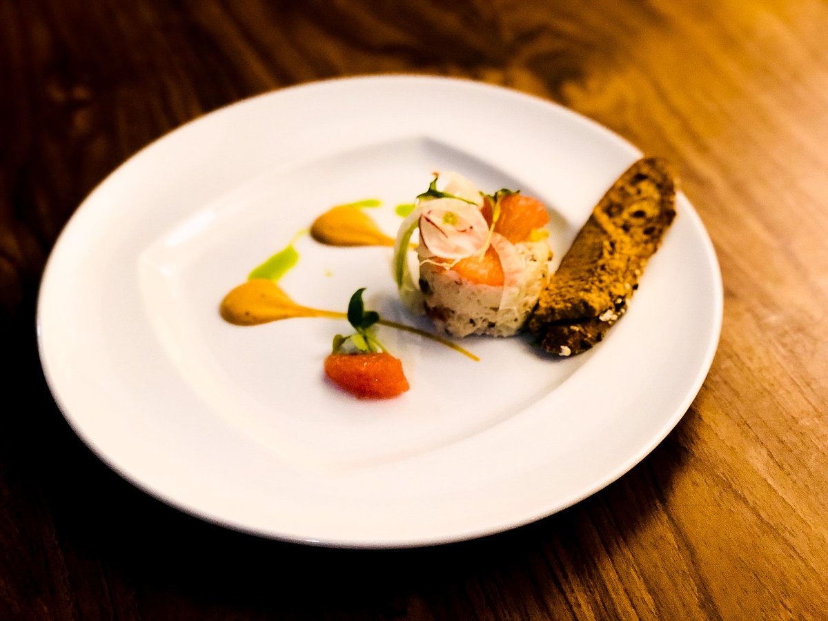 Friday! Who's ready to end the week with #CHCoDOTW? Perfect! To vote RT for <a href="/Dphamily/">Dang Pham</a> Mackerel with beetroot, horseradish, green pepper, pickle cucumber or Like for <a href="/Magdalena_K86/">Magdalena Kujda</a> Cornish crab and pink grapefruit salad @Churchhouseconf #FridayFeeling