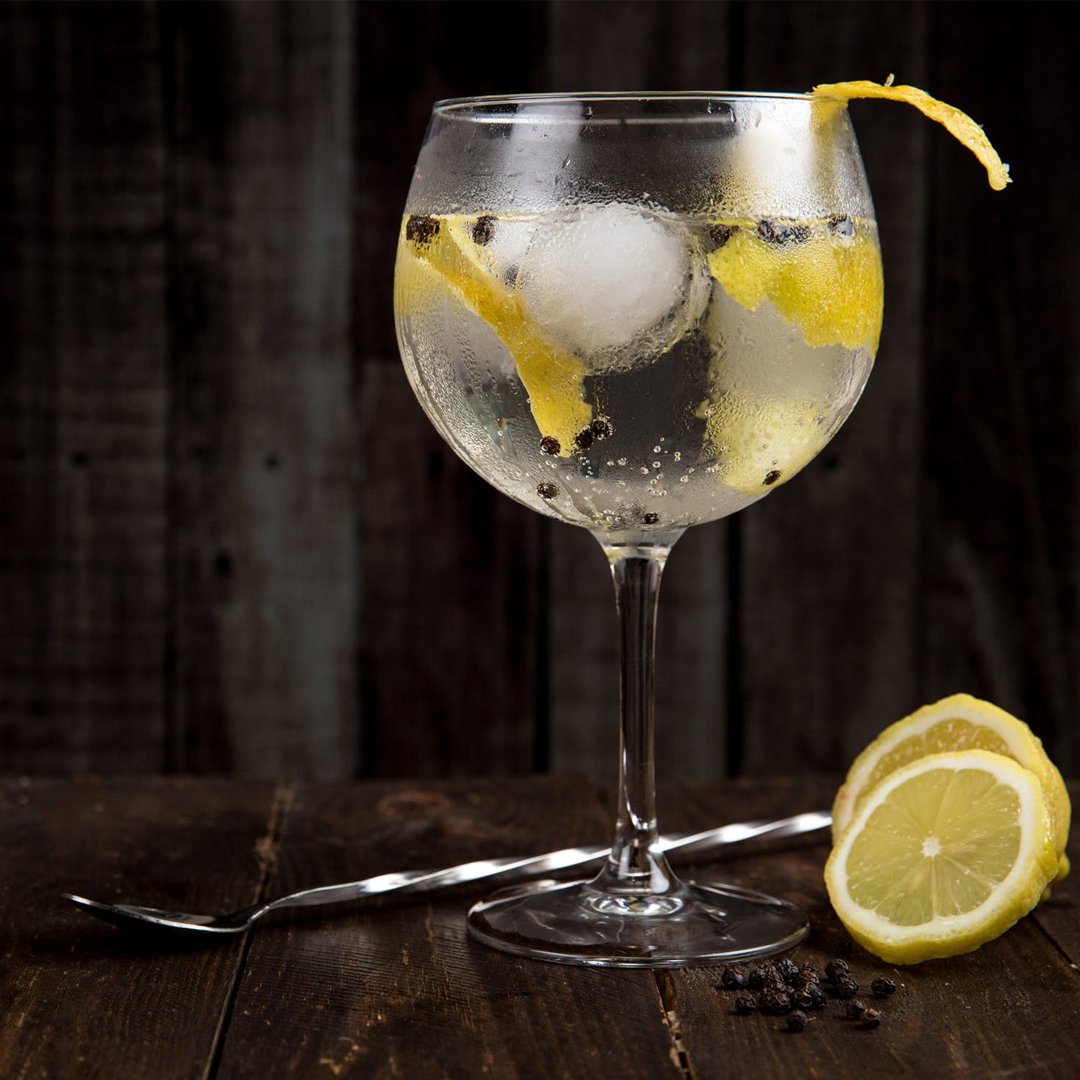 prestigetweet's tweet photo. Is it gin O'Clock yet? // https://t.co/79idxZVNJo https://t.co/iOQFeB47ya