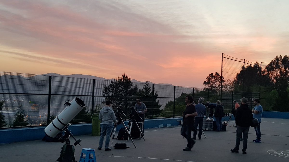 truebaikastetxe's tweet photo. Preparando la VI Observación Nocturna #AstroTrueba https://t.co/yW7O71MMXx