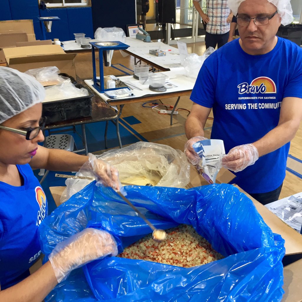FoodForThePoor's tweet photo. Our #jointhepack2018 meal-packing event is underway at Advent Lutheran Church in Boca Raton, Fla.! Our thanks to all the volunteers who are packing meals for children in Guatemala, along with our partner @fmsc_org https://t.co/LIU8x3s363
