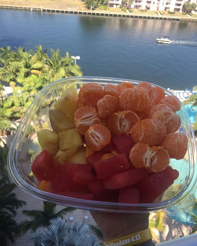 chemese's tweet photo. I’m loving this combination of fruit. Watermelon, Pineapple, and Mandarins
#whatveganseat #vegan #veganfood #healthychoices #lifestylechange #veganlifestyle #crueltyfree #cleanfood #carbup #wholefood #healthierhabits #plantstrong #healthyfoodshare #rawfo… https://t.co/NiHQOsZ6nf https://t.co/V8Z5DjD4Vn