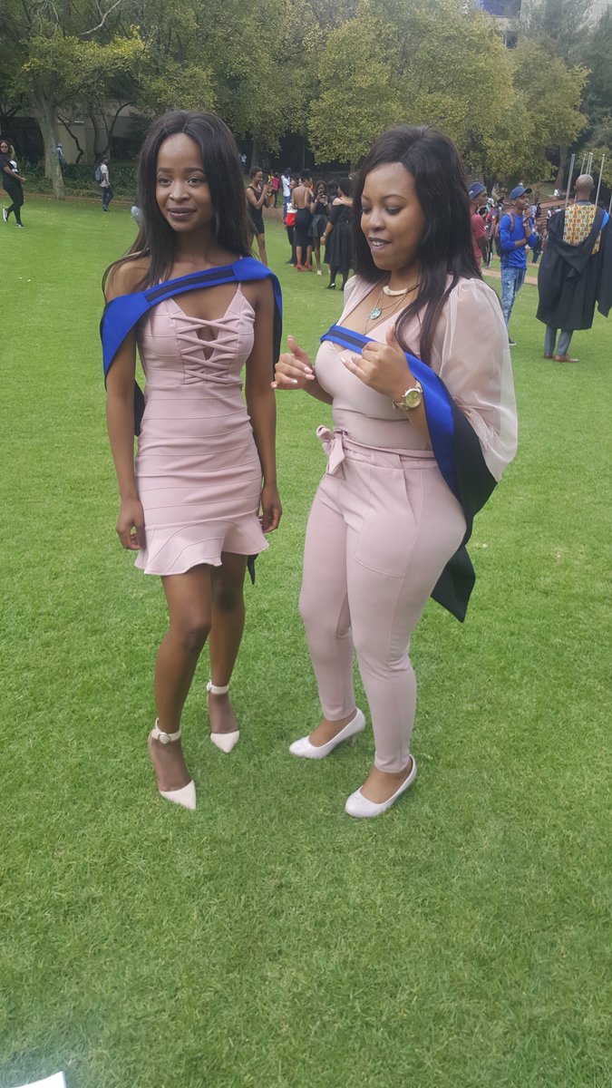 OkLebogang's tweet photo. Bcom Accounting graduates π#ujgraduates
#ujgrad2018 https://t.co/TFw6GqAjrH