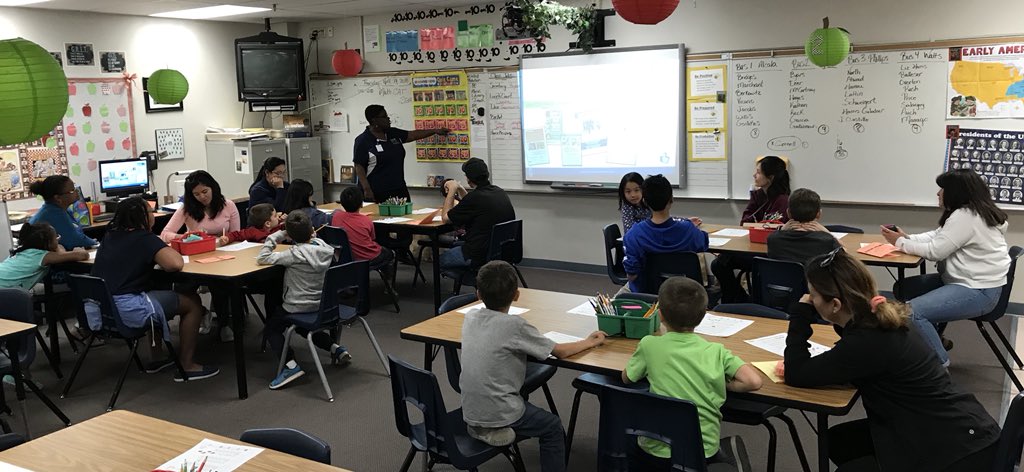 CCSDFamily's tweet image. Thank you for inviting us to support the #stem night, the warm welcome, and feedback! We had an awesome evening connecting &amp;amp; networking with Frias families as they rotated through our Division Quiz Game Show!#Familyengagement #linkedtolearning 🤝